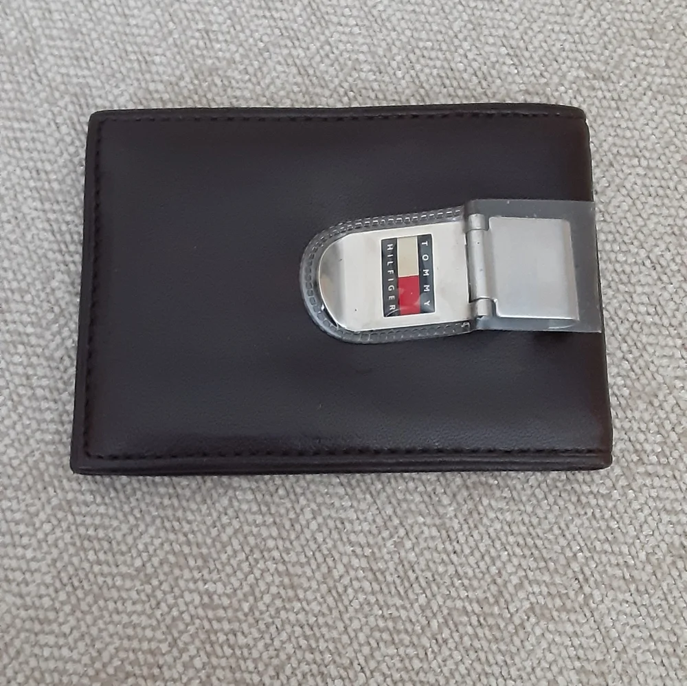 Tommy Hilfiger brown leather front pocket wallet
